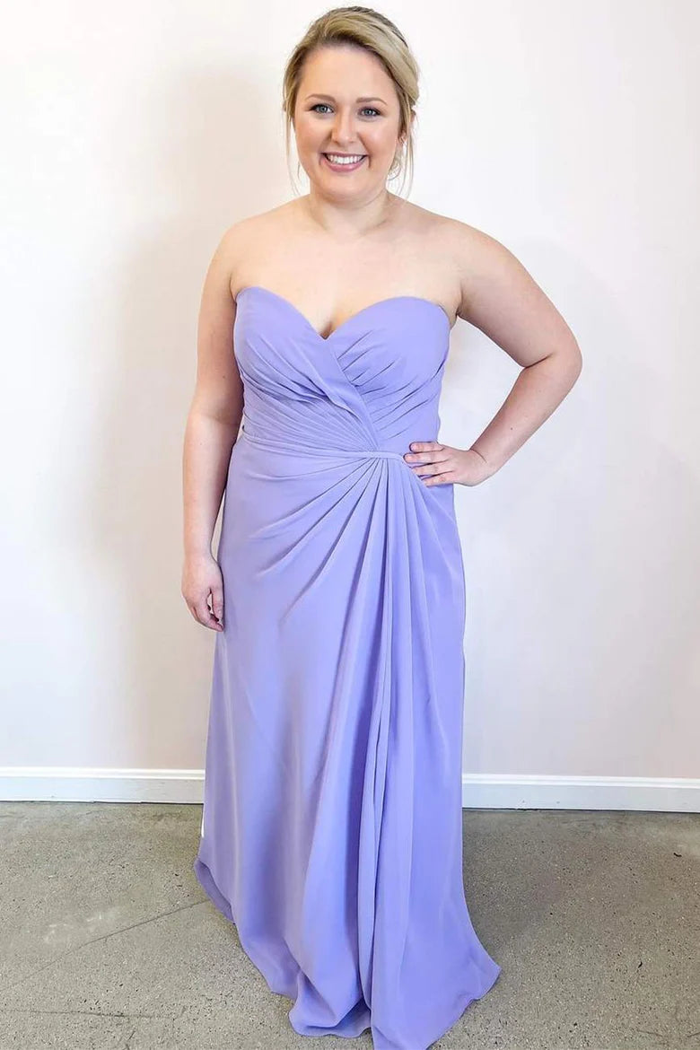 Vestido de dama de honor fruncido con escote corazón de gasa y hombros descubiertos
